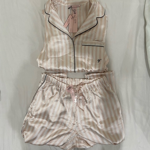 NWT VICTORIA'S SECRET Satin Long PJ Set- xs small - Picture 3 of 7